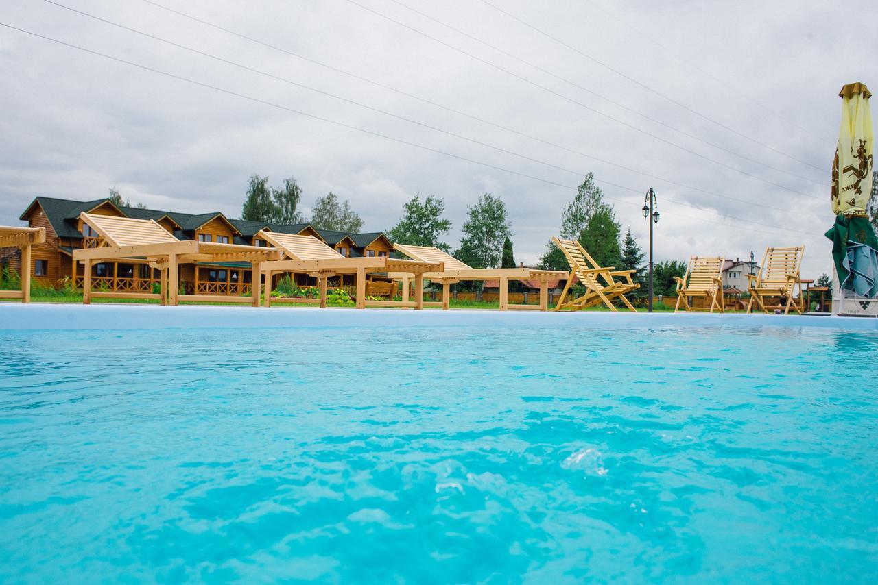Zarichna Hotel Drogobych Ngoại thất bức ảnh