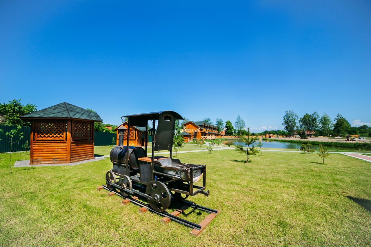 Zarichna Hotel Drogobych Ngoại thất bức ảnh