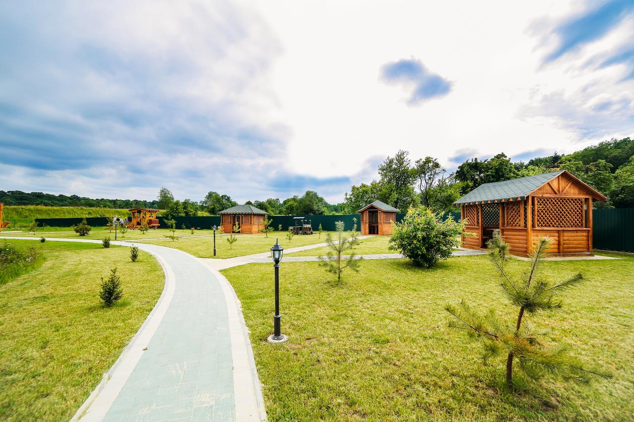 Zarichna Hotel Drogobych Ngoại thất bức ảnh