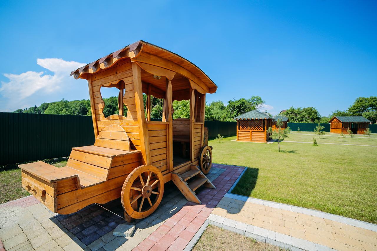 Zarichna Hotel Drogobych Ngoại thất bức ảnh