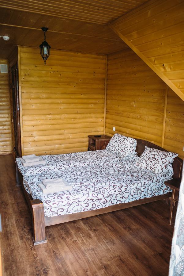 Zarichna Hotel Drogobych Ngoại thất bức ảnh